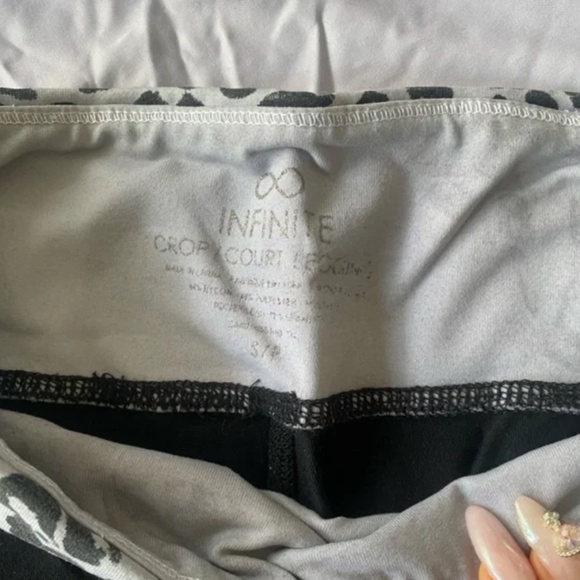 Leopard Print Cropped Leggings - Picture 5 of 5